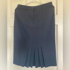 Marie Claire Dress Skirt - beautiful folded pleats - navy blue - Size 7 (medium)
